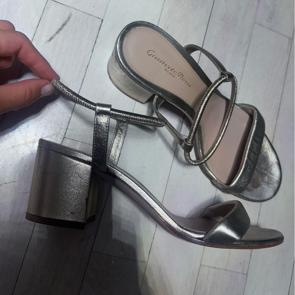 Gianvito Rossi gold leather sandals   39/9